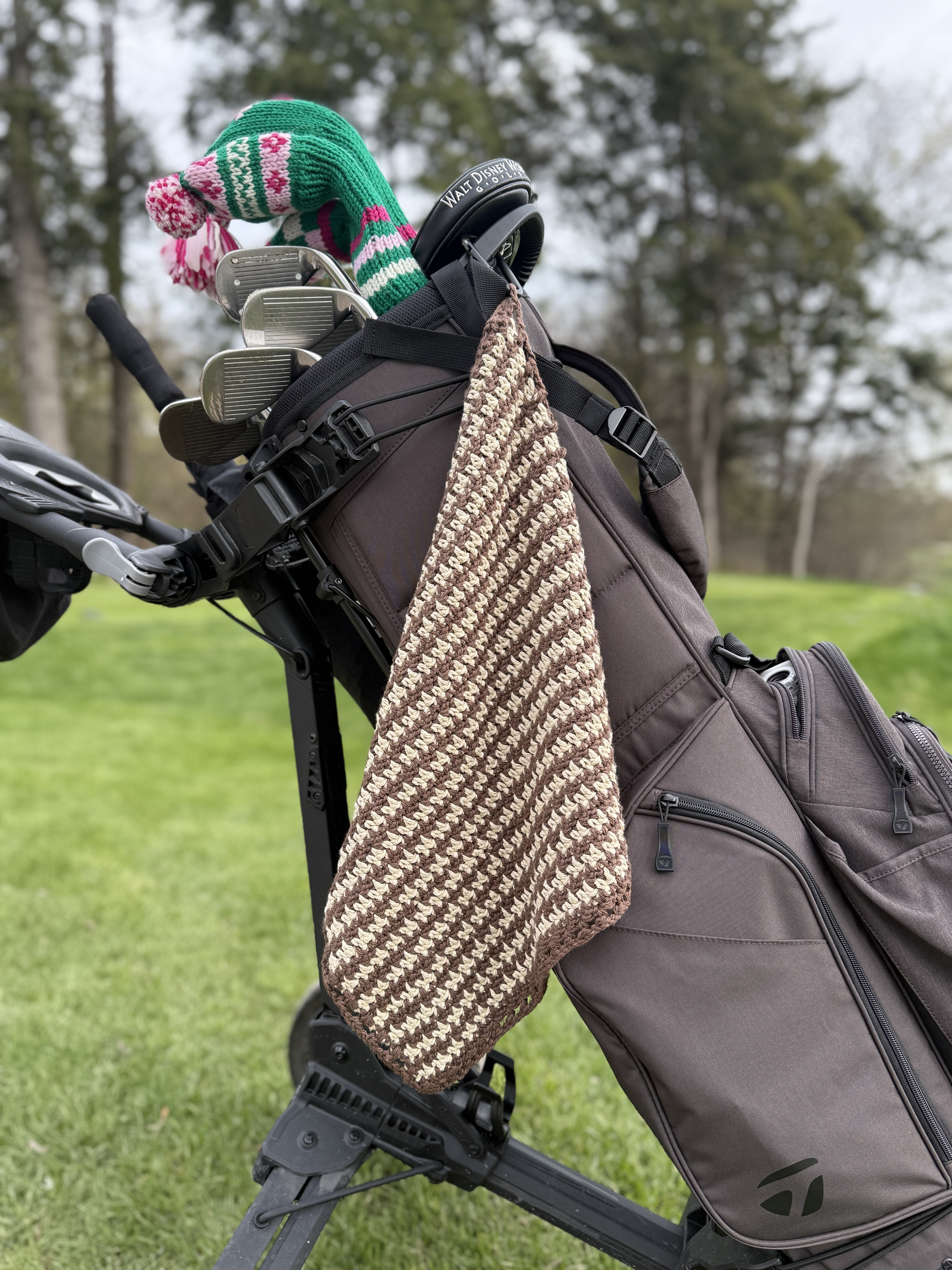 The Houndstooth Crochet Golf Towel